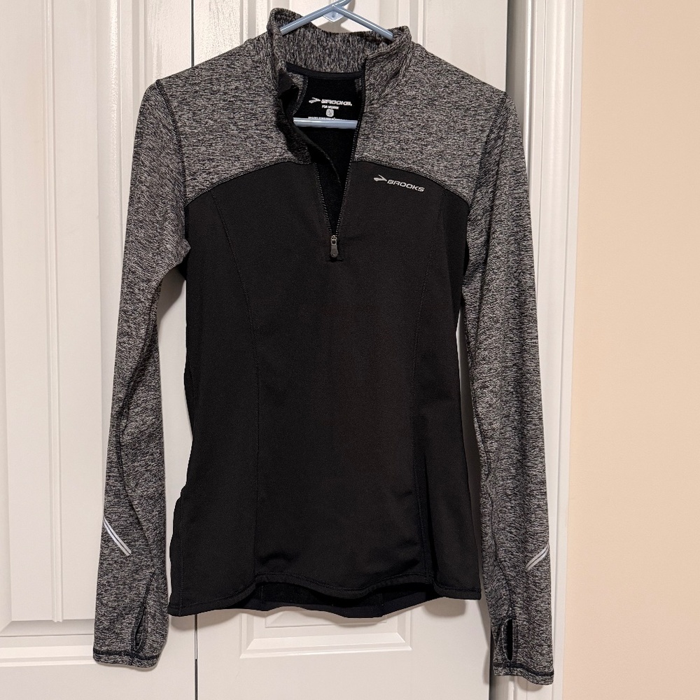 Brooks women’s cold weather running shirt, S